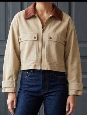No Boundaries Beige Cropped Collared Full Zip Jacket  Women’s Medium 8/10
